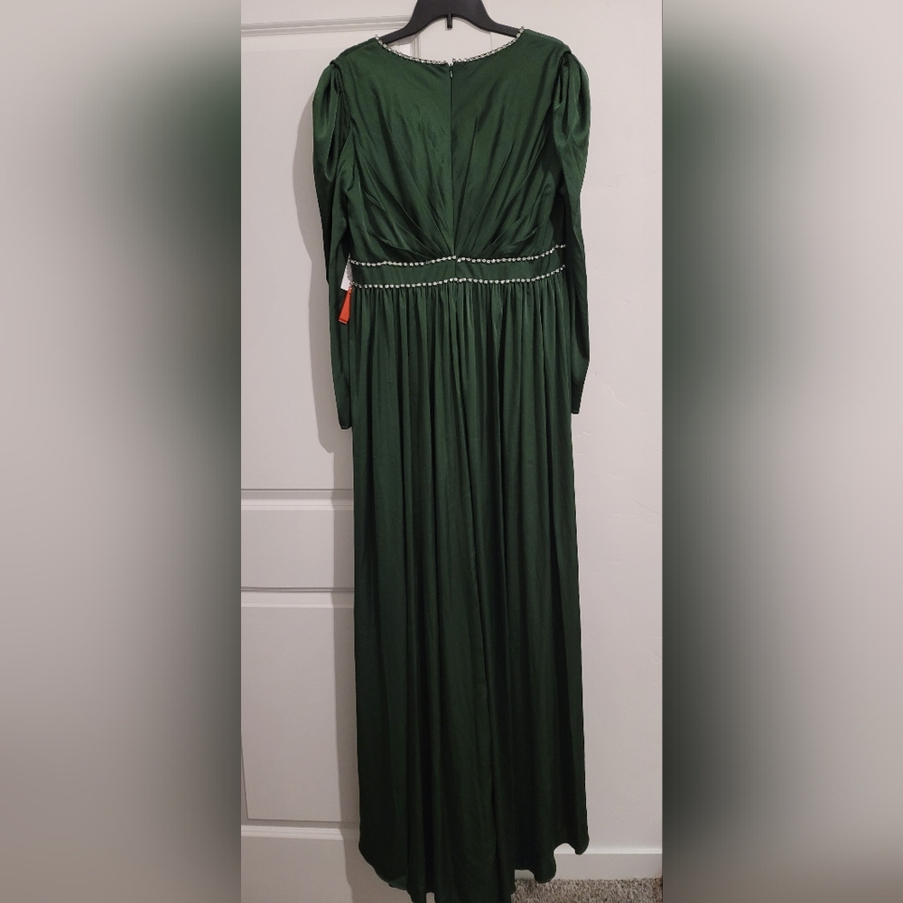 Mac Duggal Green Rhinestone Trim Gown - Picture 10 of 11